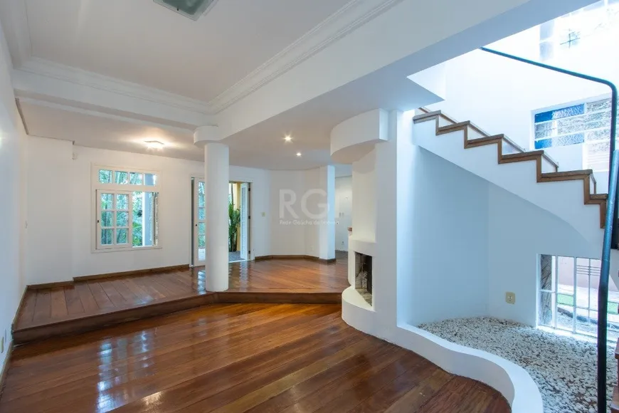 Foto 1 de Casa com 3 Quartos à venda, 190m² em Ipanema, Porto Alegre