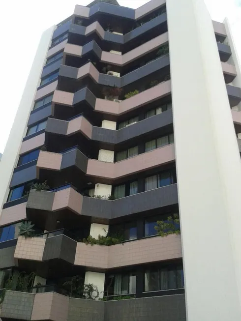 Foto 1 de Apartamento com 4 Quartos à venda, 170m² em Pituba, Salvador