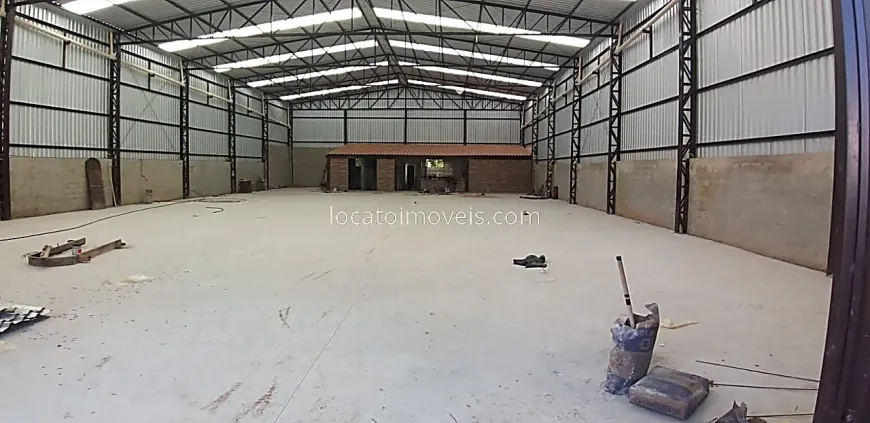 Foto 1 de Galpão/Depósito/Armazém à venda, 800m² em Grama, Juiz de Fora