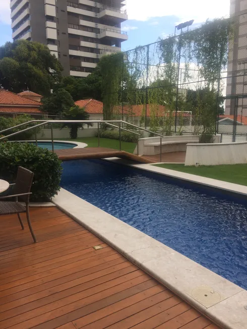 Foto 1 de Apartamento com 4 Quartos à venda, 307m² em Vitória, Salvador