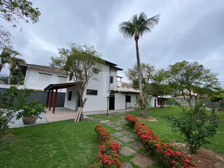 Foto 1 de Casa com 4 Quartos para alugar, 200m² em Praia do Arrastao, São Sebastião