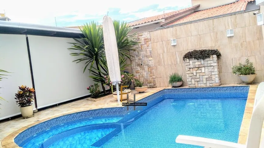 Foto 1 de Casa com 4 Quartos à venda, 320m² em Residencial Porto Seguro, Goiânia