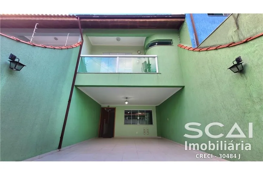 Foto 1 de Sobrado com 4 Quartos à venda, 179m² em Vila Scarpelli, Santo André