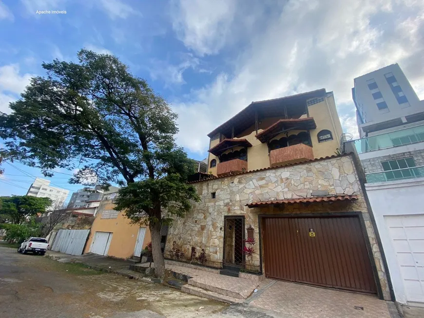 Foto 1 de Casa com 3 Quartos à venda, 435m² em Havaí, Belo Horizonte