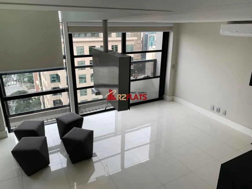 Foto 1 de Flat com 2 Quartos à venda, 42m² em Vila Olímpia, São Paulo