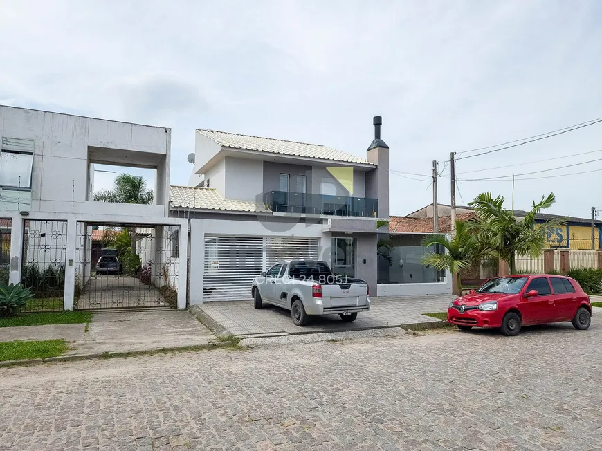 Foto 1 de Casa com 4 Quartos à venda, 230m² em Três Vendas, Pelotas