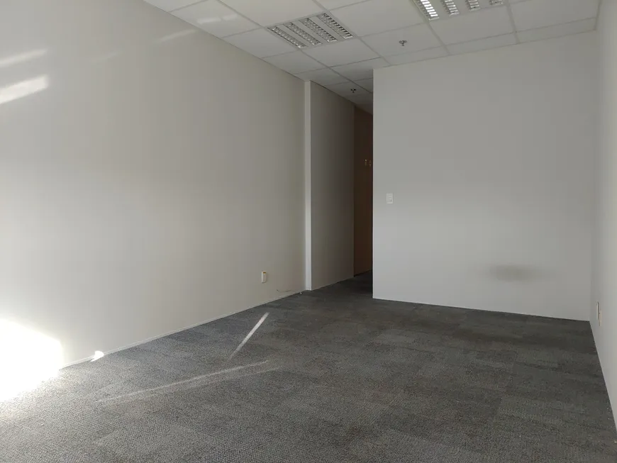 Foto 1 de Sala Comercial à venda, 27m² em Imbetiba, Macaé