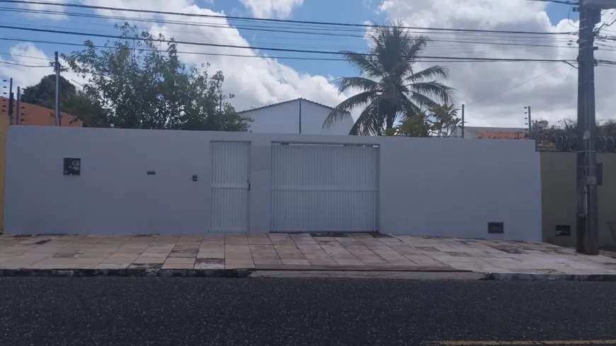 Foto 1 de Casa com 3 Quartos à venda, 180m² em Planalto, Teresina