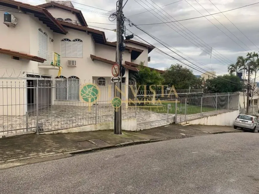 Foto 1 de Lote/Terreno à venda, 840m² em Coqueiros, Florianópolis