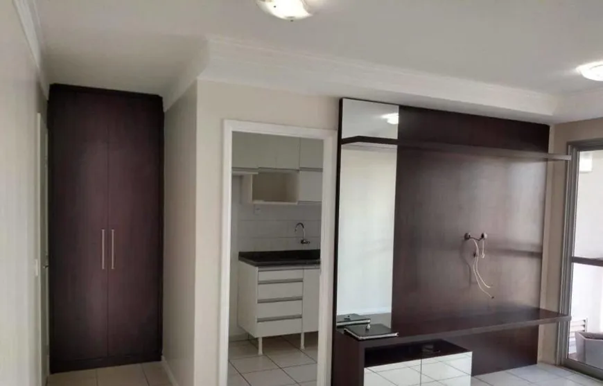 Foto 1 de Apartamento com 3 Quartos à venda, 66m² em Aurora, Londrina