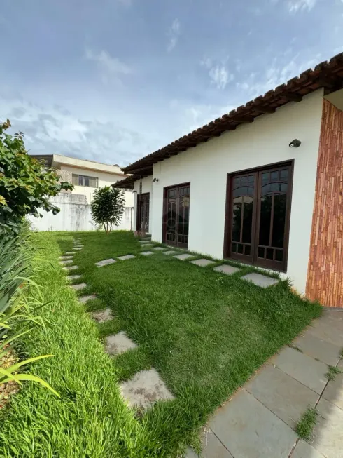 Foto 1 de Casa com 5 Quartos à venda, 500m² em Centro, Araguari