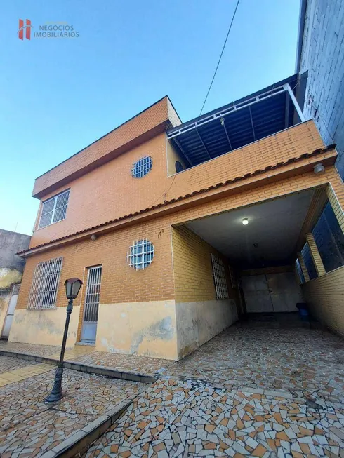 Foto 1 de Casa com 5 Quartos à venda, 197m² em Parque Santa Lúcia, Duque de Caxias