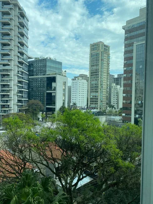 Foto 1 de Apartamento com 4 Quartos à venda, 305m² em Itaim Bibi, São Paulo