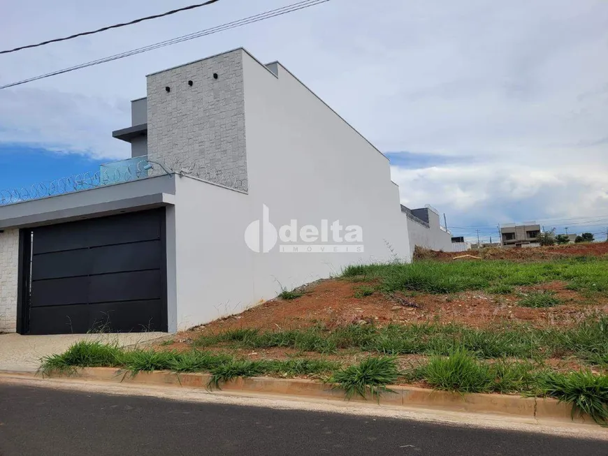 Foto 1 de Lote/Terreno à venda, 250m² em Aclimacao, Uberlândia