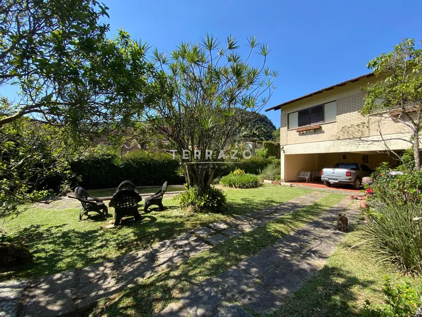 Foto 1 de Casa de Condomínio com 3 Quartos à venda, 180m² em Granja Comary, Teresópolis