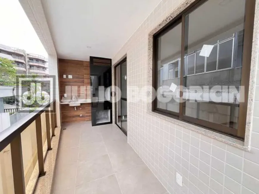 Foto 1 de Apartamento com 3 Quartos à venda, 125m² em Jardim Guanabara, Rio de Janeiro