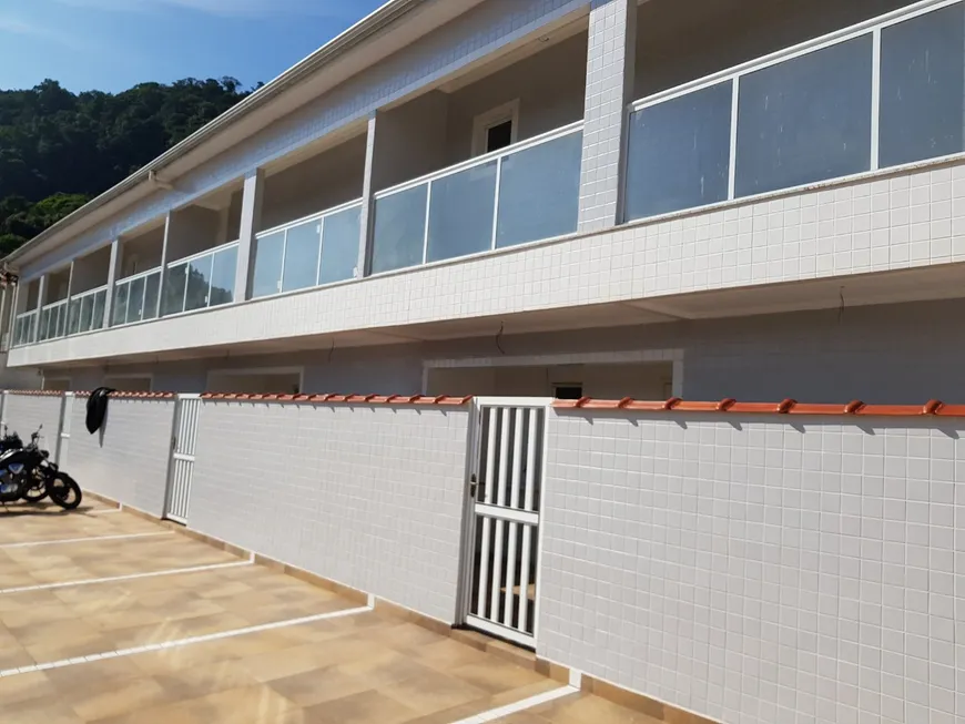 Foto 1 de Casa com 2 Quartos para venda ou aluguel, 65m² em Japuí, São Vicente