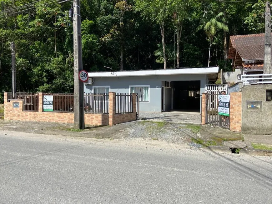 Foto 1 de Casa com 2 Quartos à venda, 360m² em Parque Guarani, Joinville