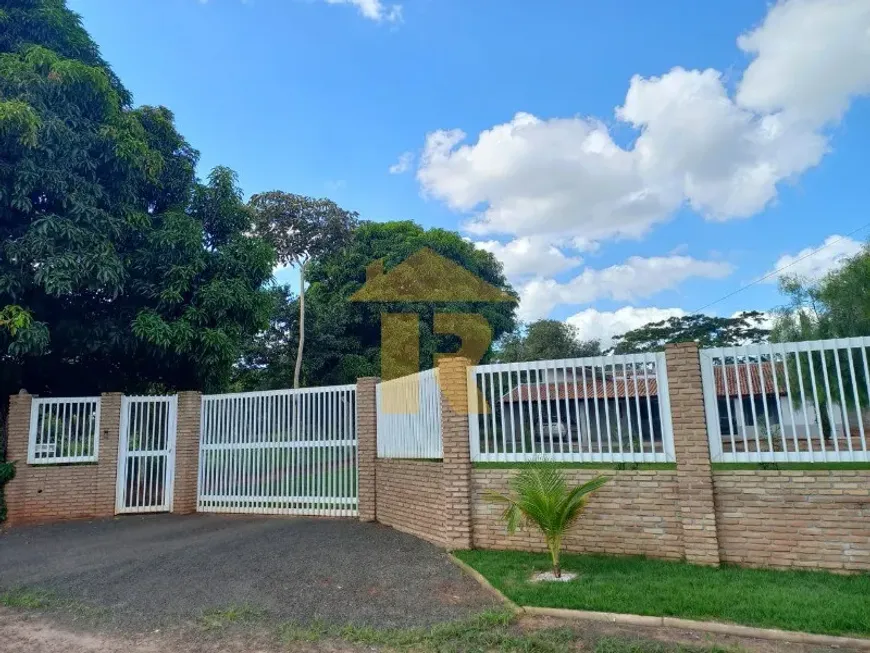 Foto 1 de Fazenda/Sítio com 3 Quartos à venda, 250m² em Areia Branca, São José do Rio Preto