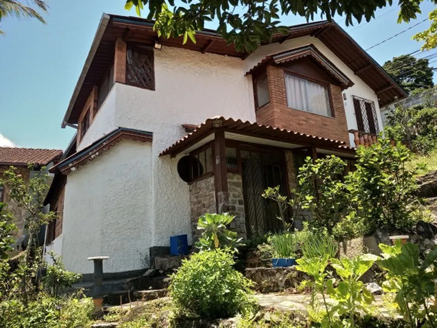 Foto 1 de Casa com 2 Quartos à venda, 166m² em Tijuca, Teresópolis