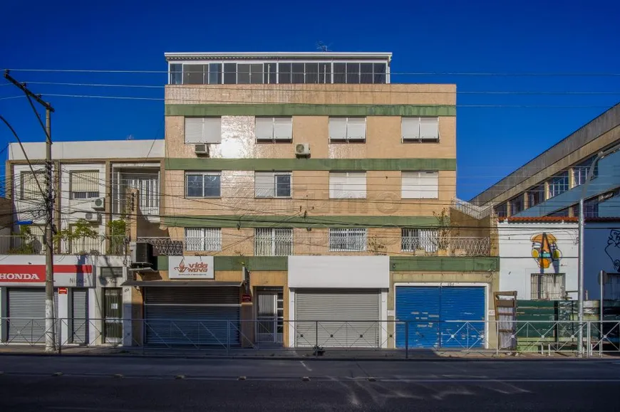 Foto 1 de Apartamento com 3 Quartos para alugar, 11m² em Centro, Pelotas