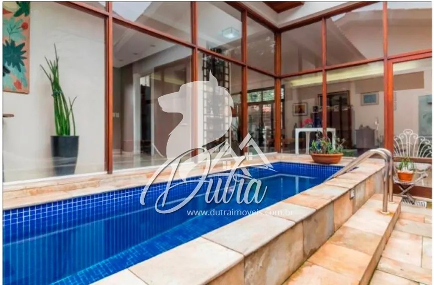 Foto 1 de Casa com 2 Quartos à venda, 241m² em Jardim Luzitânia, São Paulo