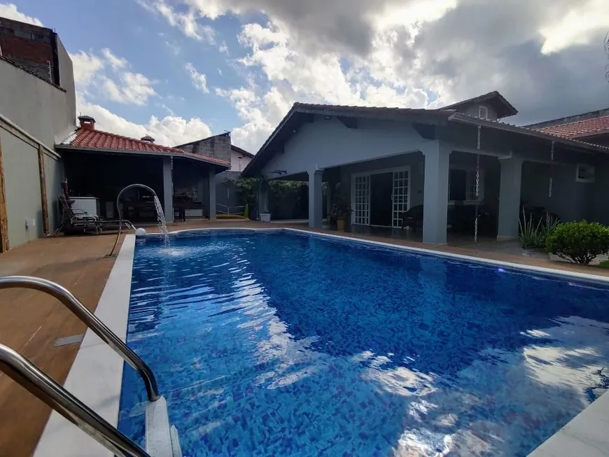 Foto 1 de Casa com 3 Quartos à venda, 250m² em Vila Caicara, Praia Grande