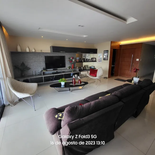 Foto 1 de Apartamento com 4 Quartos para venda ou aluguel, 250m² em Umarizal, Belém