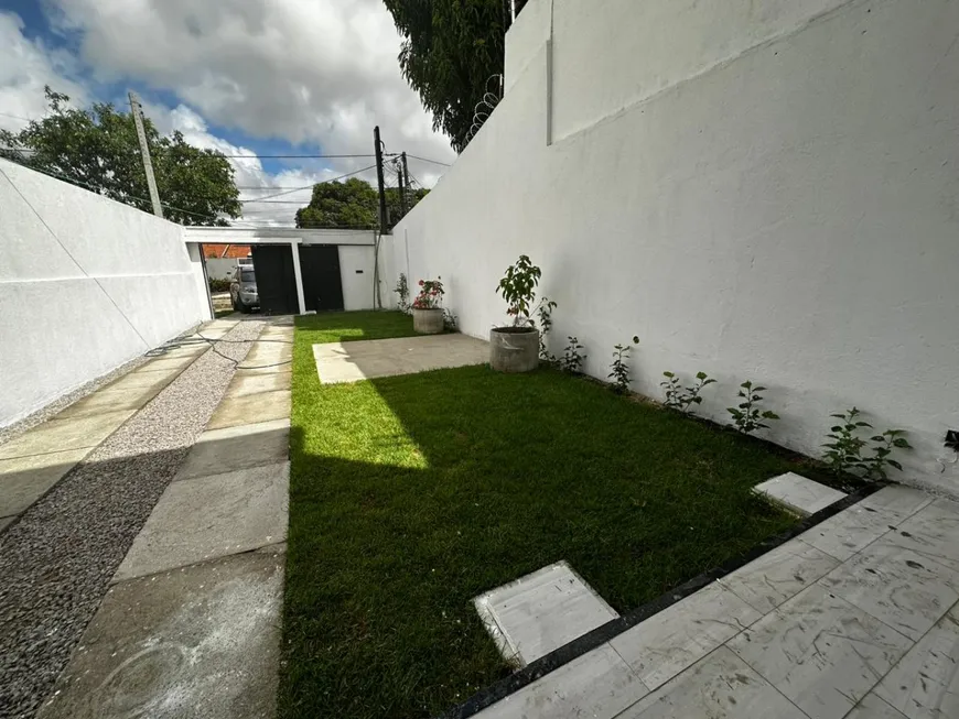 Foto 1 de Casa com 3 Quartos à venda, 112m² em Cidade dos Funcionários, Fortaleza