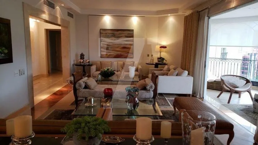 Foto 1 de Apartamento com 4 Quartos à venda, 350m² em Panamby, São Paulo