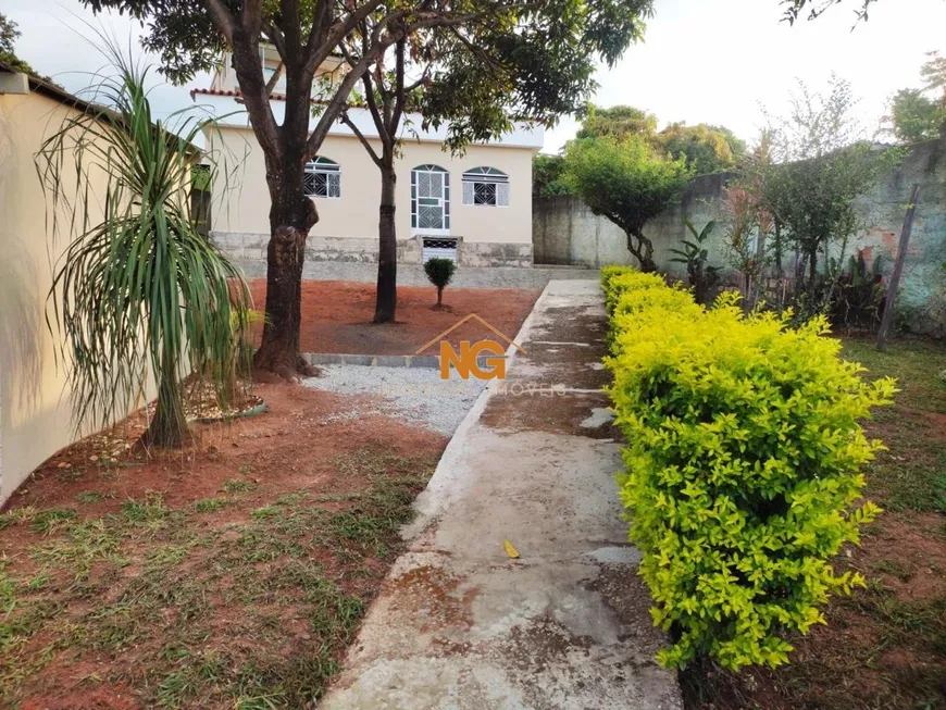 Foto 1 de Casa com 2 Quartos à venda, 120m² em Retiro, Contagem