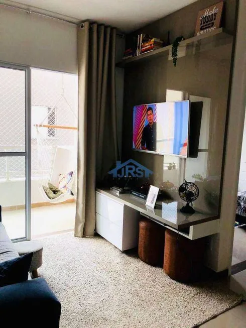 Foto 1 de Apartamento com 2 Quartos à venda, 58m² em Jardim Marilu, Carapicuíba