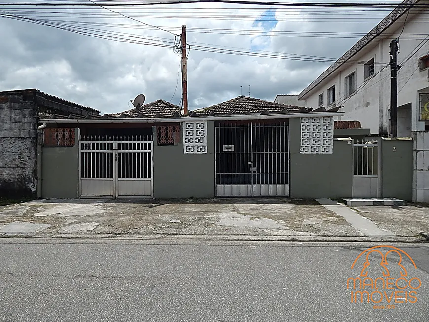 Foto 1 de Casa com 4 Quartos à venda, 230m² em Rádio Clube, Santos