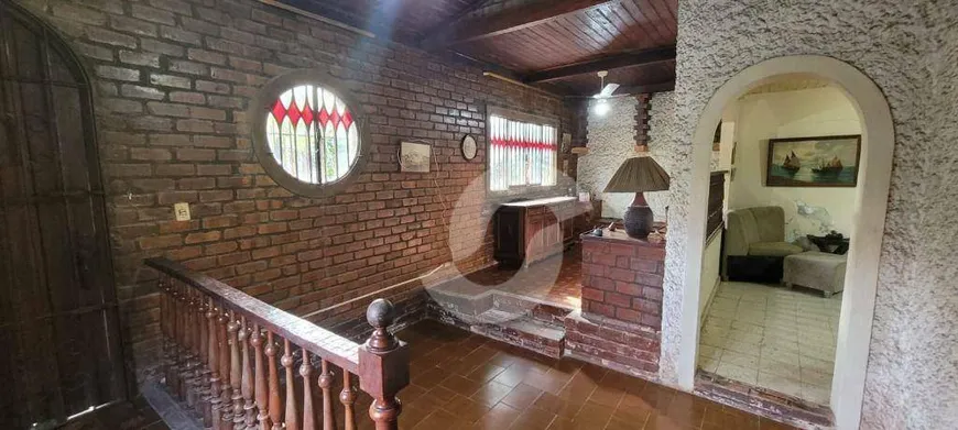Foto 1 de Casa com 6 Quartos à venda, 223m² em Maravista, Niterói