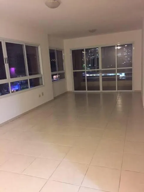 Foto 1 de Apartamento com 4 Quartos à venda, 232m² em Centro, Taubaté