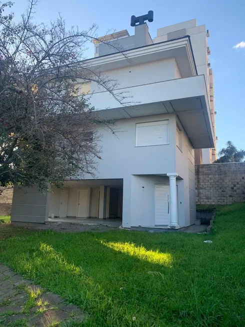 Foto 1 de Casa com 4 Quartos à venda, 280m² em Nossa Senhora da Saúde, Caxias do Sul