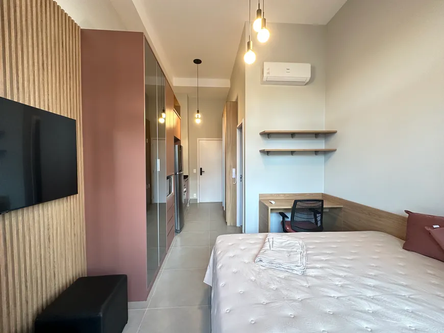 Foto 1 de Apartamento com 1 Quarto para alugar, 26m² em Ibirapuera, São Paulo