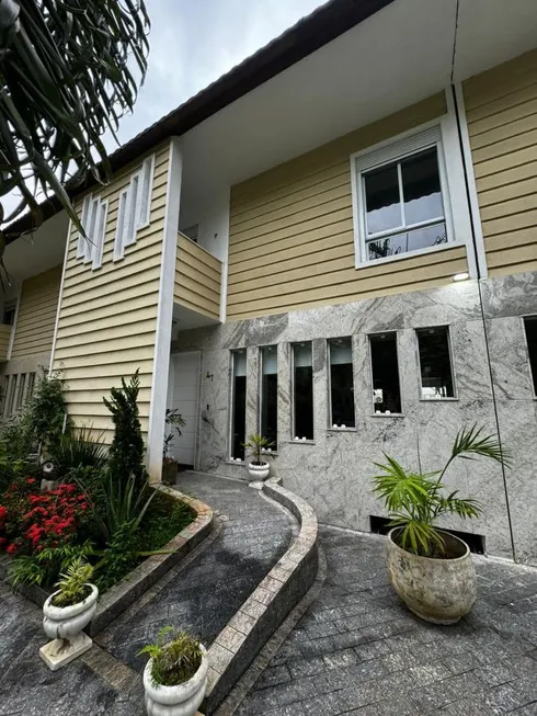 Foto 1 de Casa de Condomínio com 3 Quartos à venda, 126m² em Mirim, Praia Grande