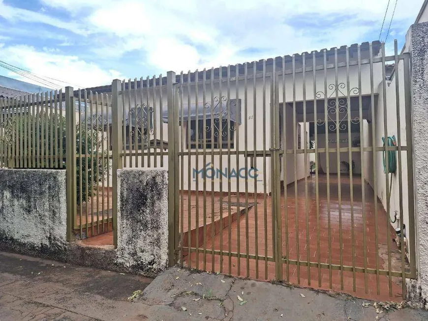 Foto 1 de Casa com 3 Quartos à venda, 100m² em Bandeirantes, Londrina