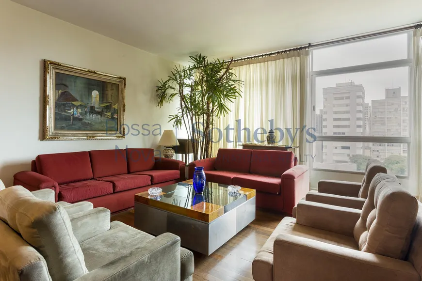 Foto 1 de Apartamento com 3 Quartos à venda, 232m² em Bela Vista, São Paulo
