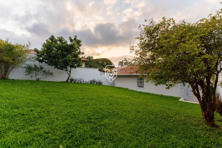 Foto 1 de Casa com 7 Quartos à venda, 450m² em Ahú, Curitiba