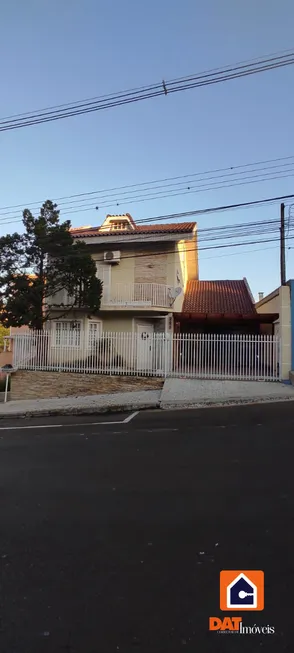 Foto 1 de Sobrado com 3 Quartos à venda, 250m² em Centro, Ponta Grossa