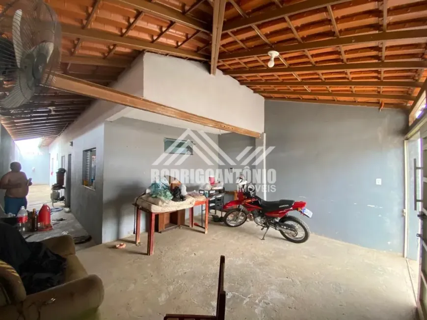 Foto 1 de Casa com 2 Quartos à venda, 100m² em Independência, Montes Claros