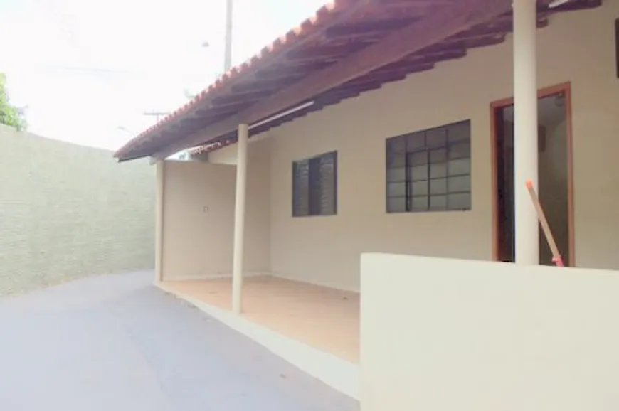 Foto 1 de Casa com 2 Quartos à venda, 82m² em Jardim Roberto Selmi Dei, Araraquara