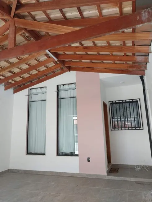 Foto 1 de Casa com 3 Quartos à venda, 92m² em Jardim Gurilândia, Taubaté