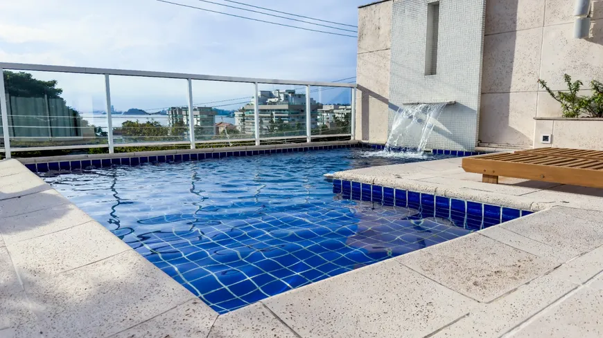 Foto 1 de Casa de Condomínio com 5 Quartos para venda ou aluguel, 620m² em Charitas, Niterói