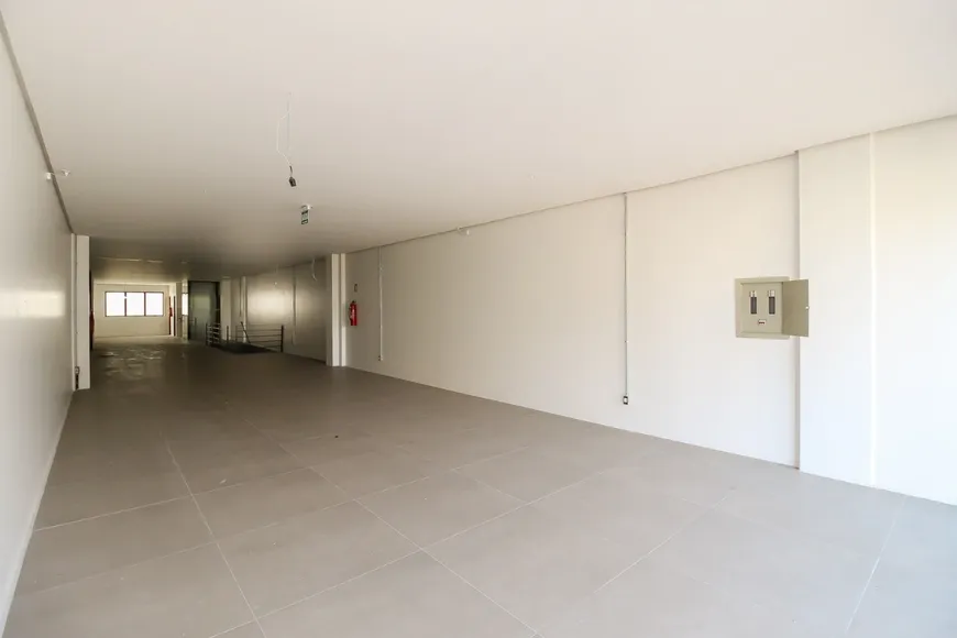 Foto 1 de Ponto Comercial com 1 Quarto para alugar, 300m² em Passo da Areia, Porto Alegre