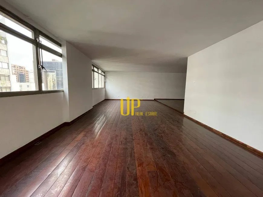 Foto 1 de Apartamento com 3 Quartos para venda ou aluguel, 210m² em Itaim Bibi, São Paulo