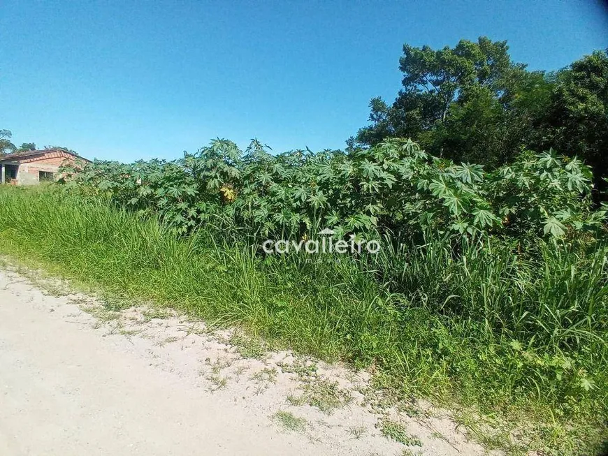 Foto 1 de Lote/Terreno à venda, 774m² em Cajueiro, Maricá