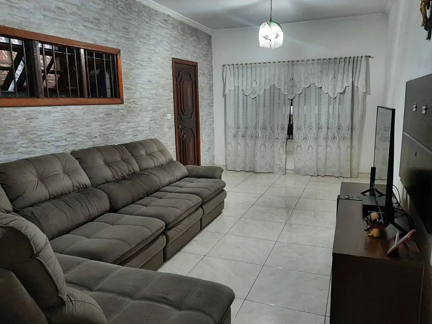 Foto 1 de Sobrado com 3 Quartos à venda, 168m² em Santo Antônio, Osasco